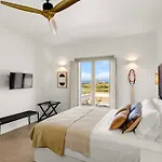 Lyra House